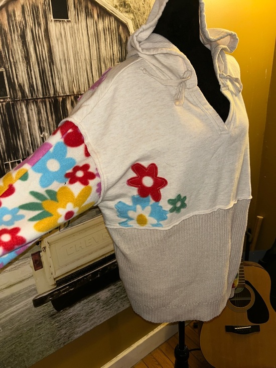 Tops - Upcycled Floral Patchwork Hooded Women's Top - Cream with Multicolor Flowers